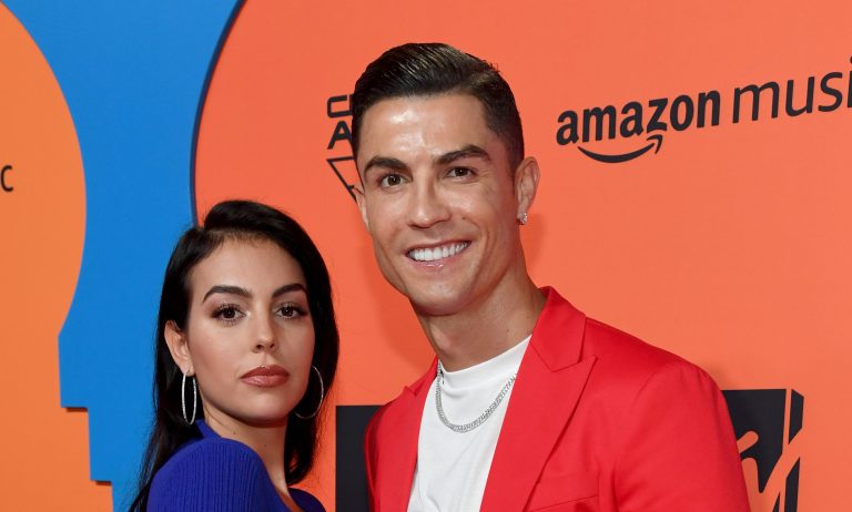 Cristiano Ronaldo Georgina Rodriguez Flexes Huge Engagement Ring Photo Social Media Reactions