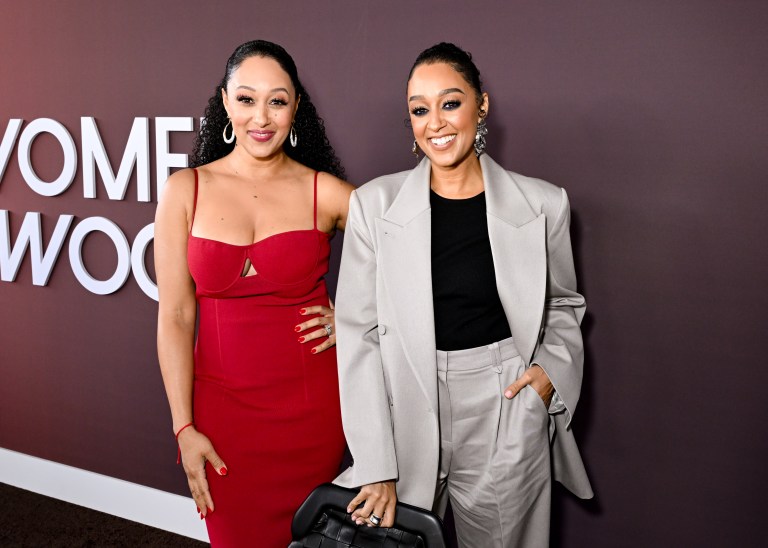 Tia & Tamera Mowry Spark Reactions After Seemingly Reuniting In NYC