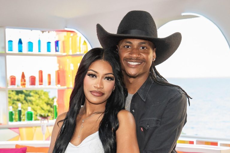 I Pick Clarke! 'Love Island USA’ Star Taylor Williams Officially Asks Clarke Carraway To Be His Girlfriend (WATCH)