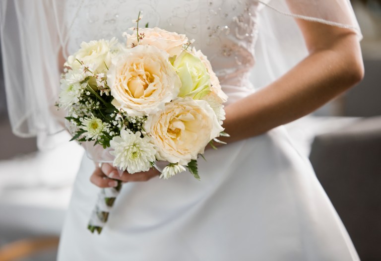Love You, Mean It! Woman Says "I Do" To 70 Friends In $250,000 Wedding Celebration (VIDEOS)