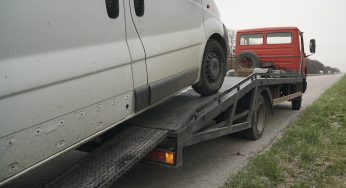 Florida Man Charged After 4-Year-Old Allegedly Suffers Injuries From Tow Truck Fall (VIDEO)