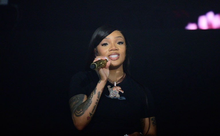 Sibling Smoke? GloRilla’s Sister Claps Back In Interview, Rapper To Cash App Fans Who Step In (VIDEOS)(PHOTOS)