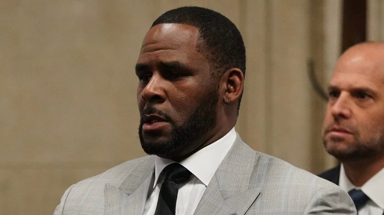 UPDATE: Sparkle Calls Out Niece Reshona Landfair's "False Statements," Says She Never Instructed Her To Sit On R. Kelly Lap (VIDEO)