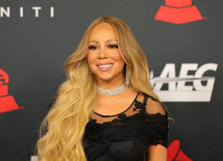 Mariah Carey Has Fans Cuttin' UP With Reactions After Taking Over The Grocery Store