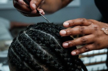 Run It Up? Detroit Hairstylist Allegedly Pulls Rifle On Customer Over Price Dispute (VIDEO)