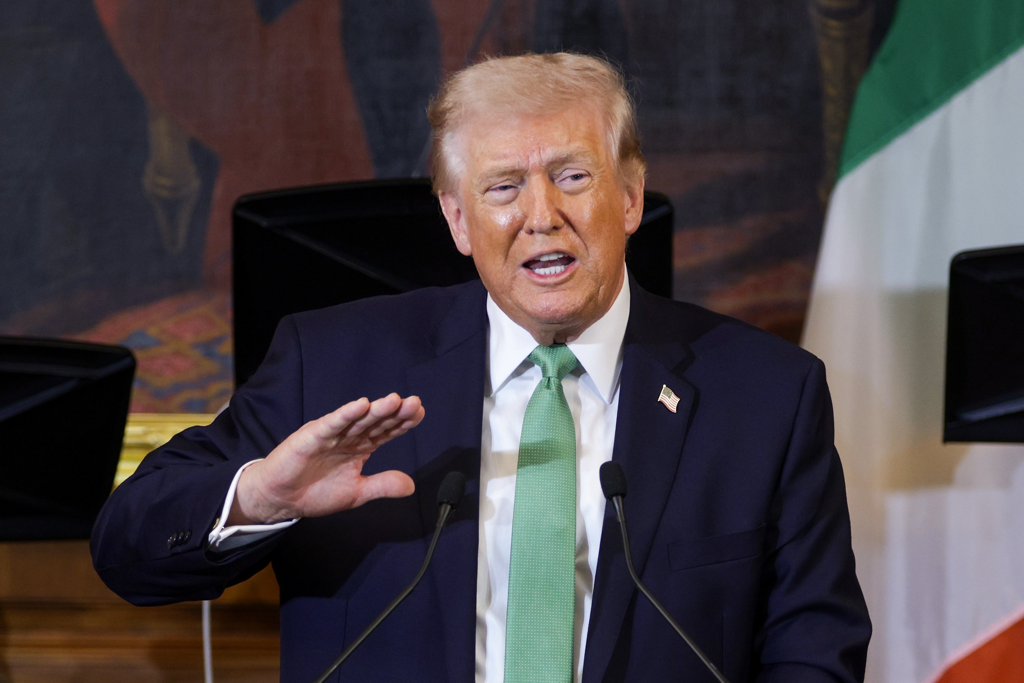Trump Announces Plan To Deploy ICE At Airports In Place of TSA