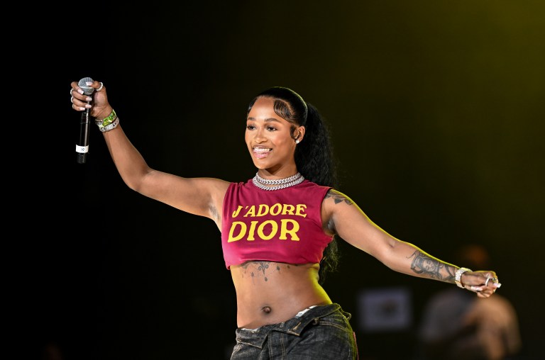 Zoom In! Dess Dior Has Fans Playing FBI After Peeping Mystery Man In New Flick (PHOTO)