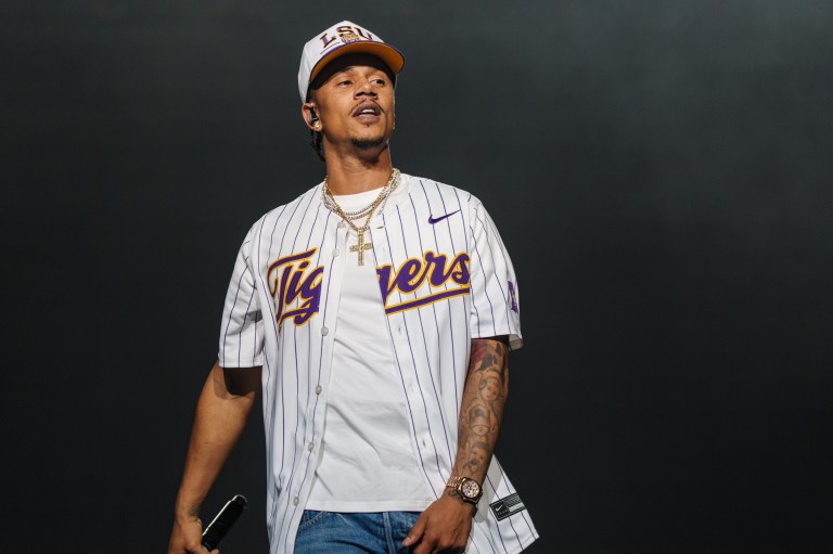 Catching Feelings? Lil Fizz Moment During B2K Meet & Greet Has Fans Feeling Some Type Of Way (VIDEO)