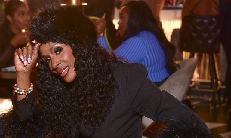 C'mon Hips! Momma Dee Reminds Fans She's "Still Got It" After Surprise Stage Appearance On 'Boys 4 Life' Tour (VIDEO)