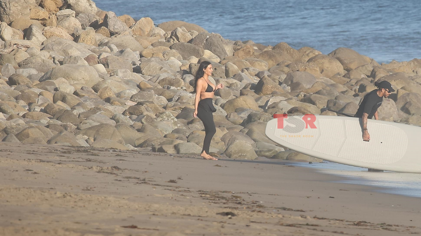 Kim Lewis Hamilton Spotted Kissing Beach DAte