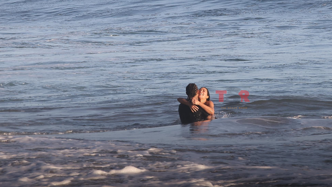 Kim New Man Hamilton Spotted Kissing Beach DAte