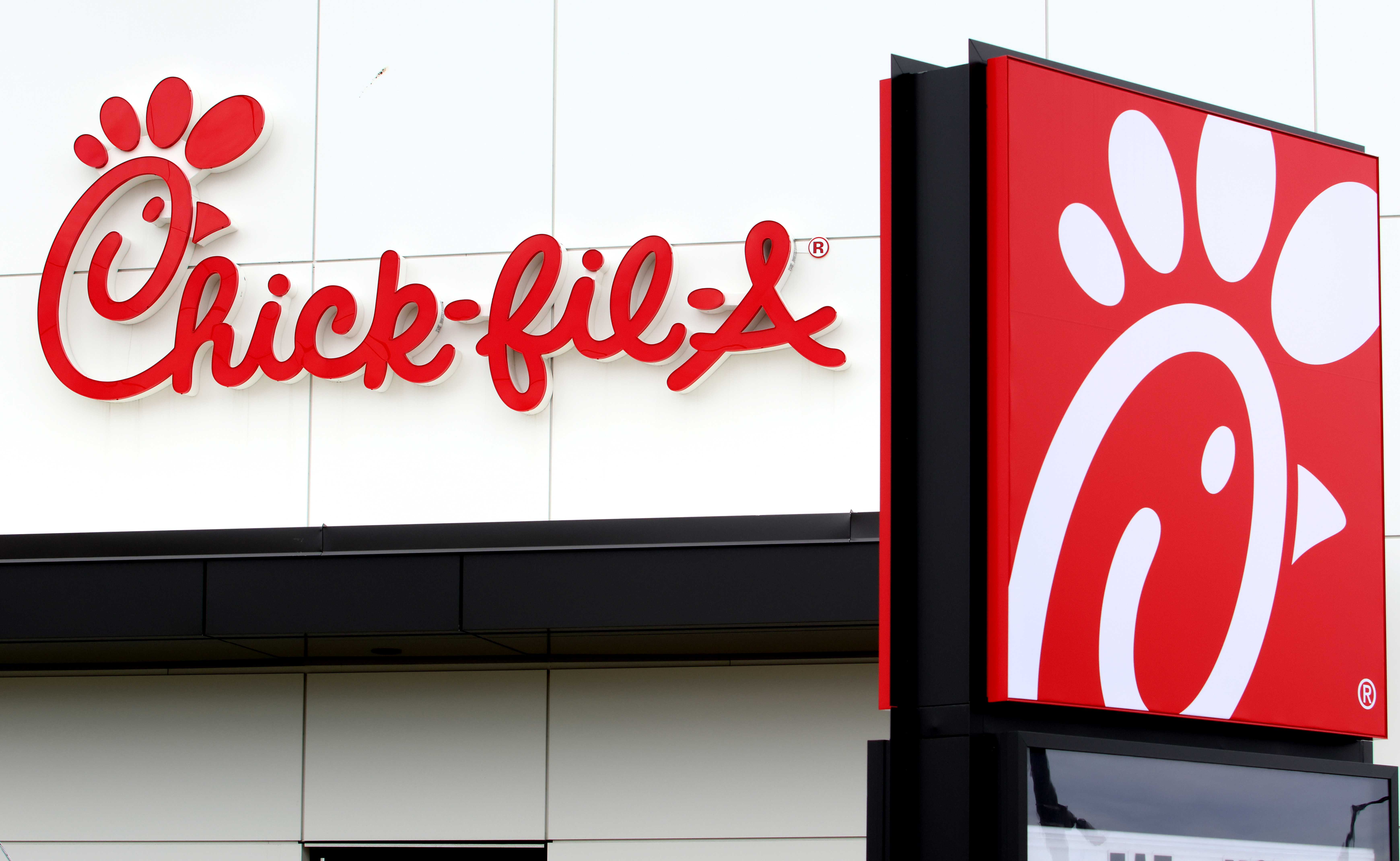 Who Ordered Crime? Chick-Fil-A Employee Allegedly Busted In $80K Mac & Cheese Scam