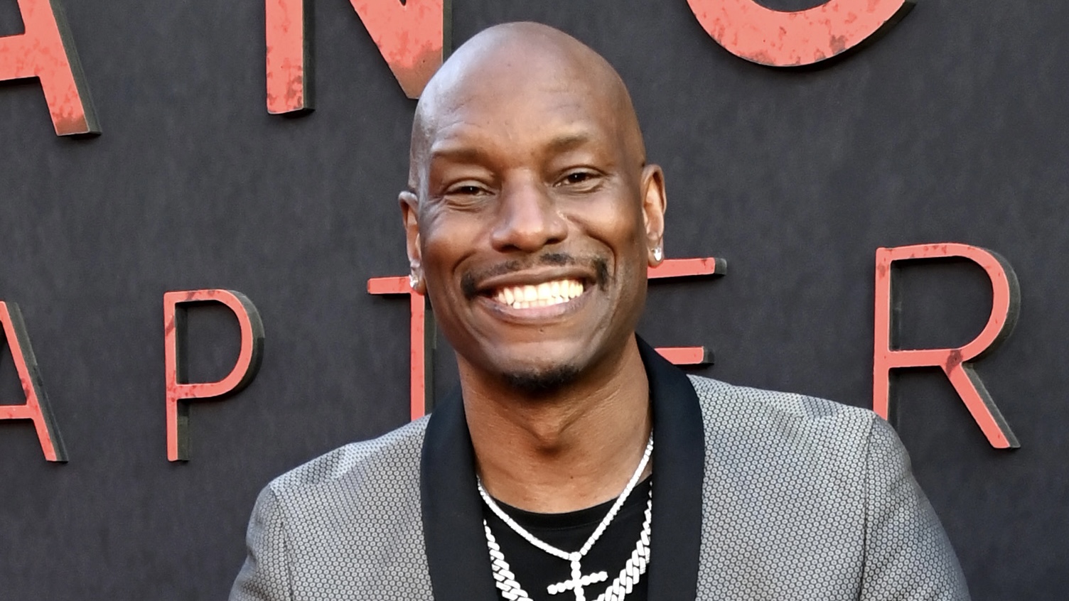 You Okay?! Woman Falls OUT After Tyrese Kissed Her Forehead While Singing To Her (WATCH)