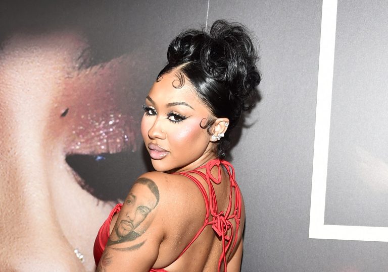 Aht! Aht! Ari Fletcher Addresses Pregnancy Rumors After Fans Clock Her Glow (PHOTO + VIDEO) Ari Fletcher Addresses Pregnancy Rumors After Fans Clock Her Glow