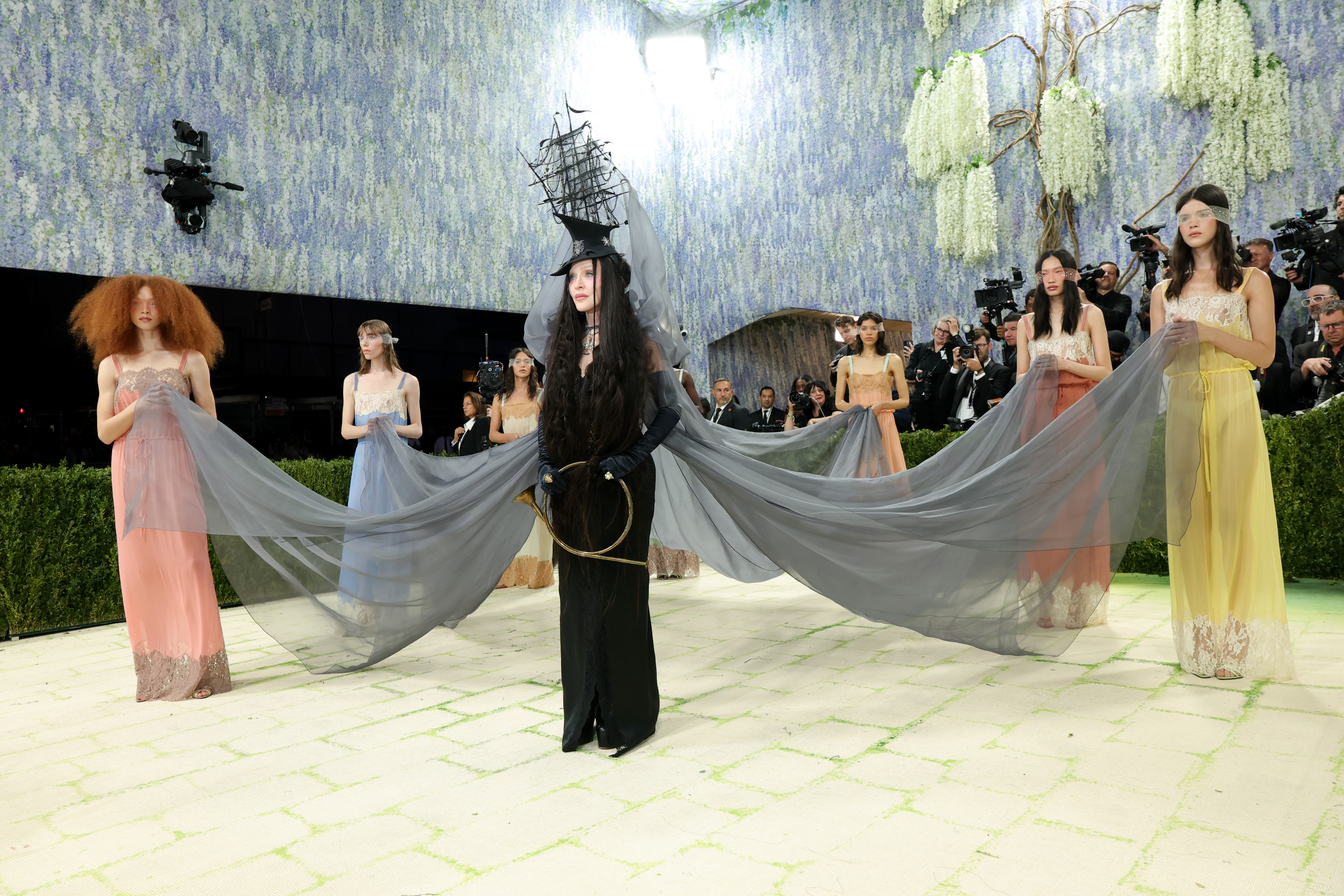 Fashion, Art & Looks That Ate! 10 Celebrities Who Understood The 2026 Met Gala Theme & Dress Code (PHOTOS)