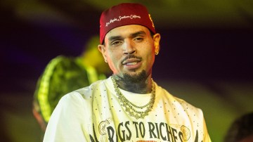 Okay, Breezy! Chris Brown Sparks A FRENZY After Sharing "PSA" For The Ladies About His Upcoming Tour (WATCH)