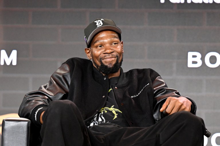 Who’s That? Fans Launch Investigations After Kevin Durant Seemingly Pops Out With Mystery Woman (PHOTOS) Fans Launch Investigations After Kevin Durant Seemingly Pops Out With Mystery Woman