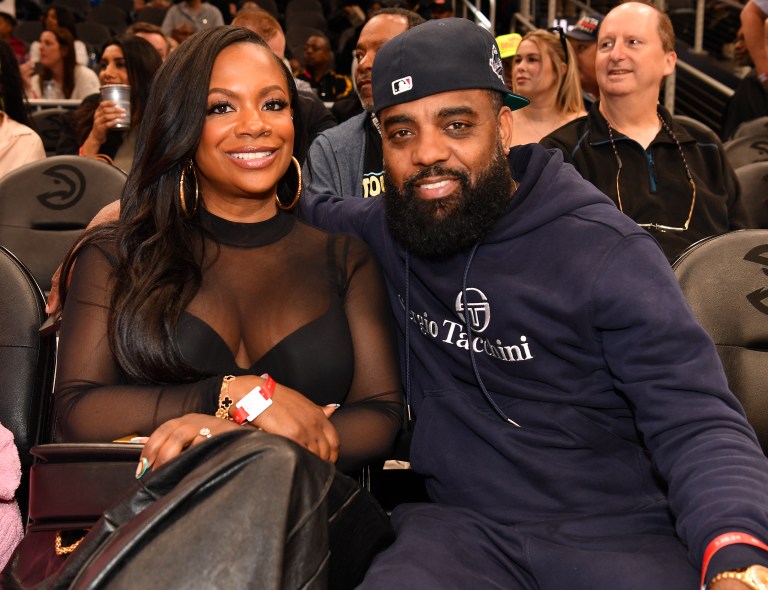 Fans Shocked To See Todd Tucker On Kandi Burruss’ Family Vacation, Question Their Relationship Status (VIDEO)