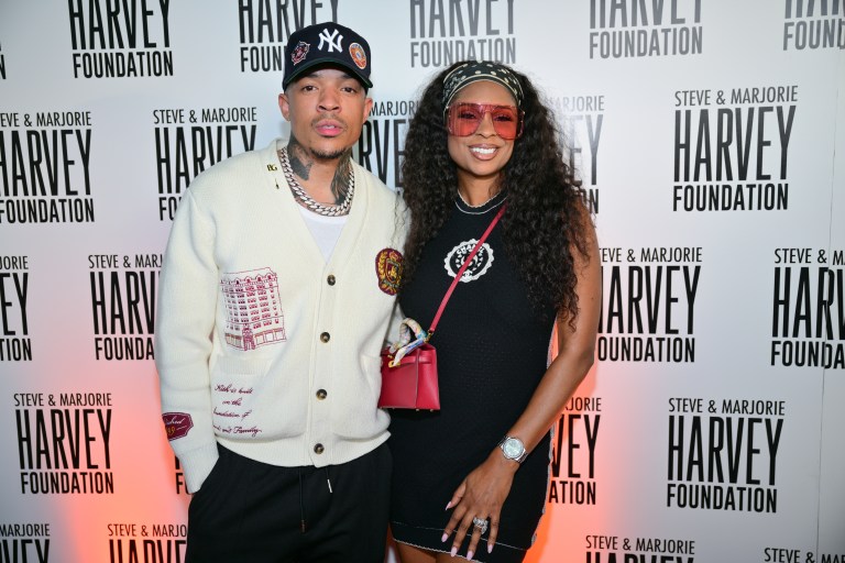 Okay, Knees! Jennifer Williams Has Social Media Cuttin’ UP After Dropping It Low On Her Husband Christian Gold (VIDEO) Jennifer Williams Has Social Media Cuttin' UP After Dropping It Low On Her Husband Christian Gold