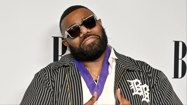 ‘Spend Dat’ Producer Blends India Arie’s Record With Yung Miami’s Track As Celebs Join The “Influence” Convo (VIDEO) 'Spend Dat' Producer Blends India Arie's Record With Yung Miami's Track As Celebs Join The "Influence" Convo (VIDEO)