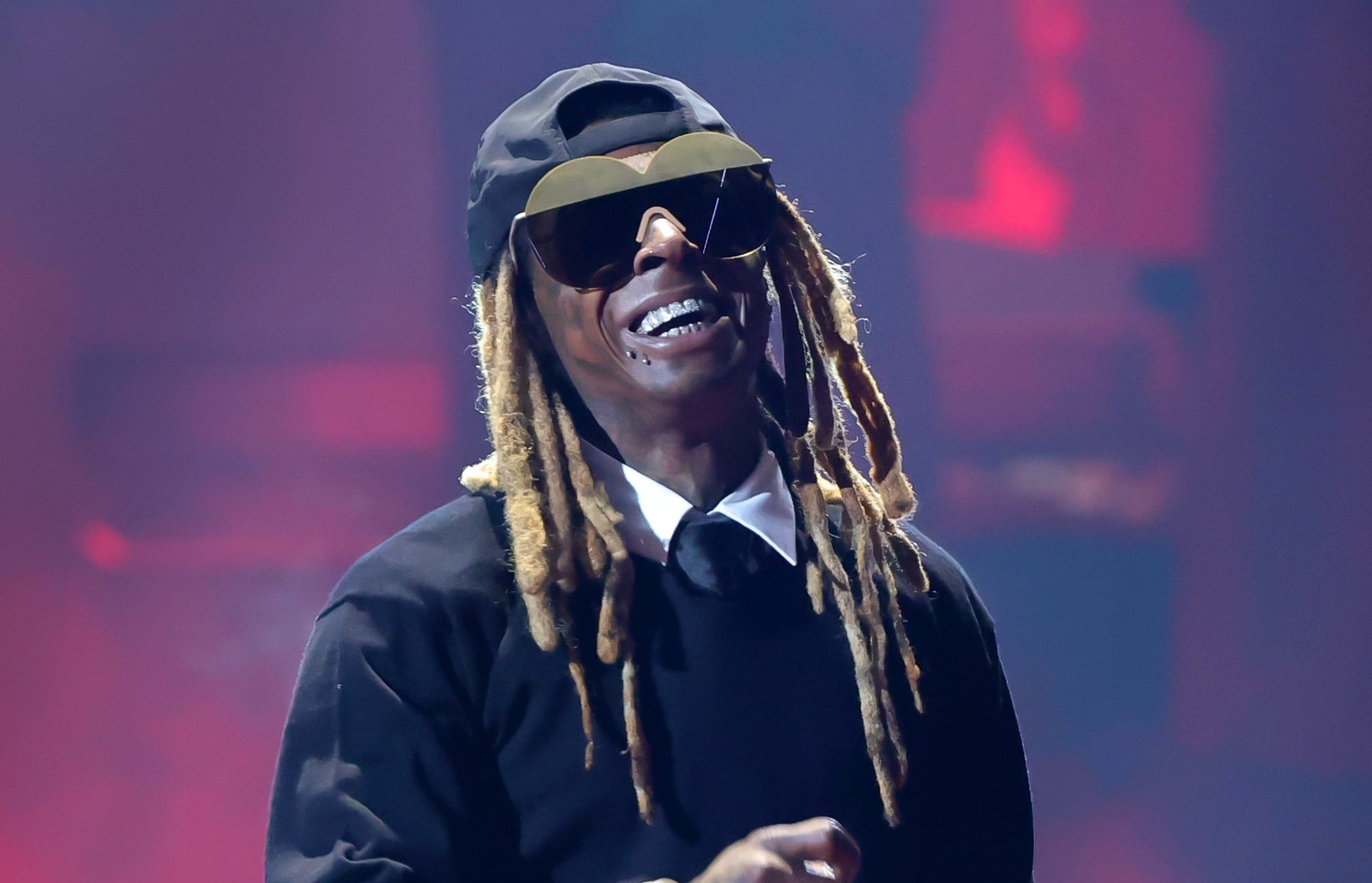 Been HIM! Lil Wayne Sets Off Timelines After Flexing His Abs At Recent Concert & Fans Say “Y’all Must’ve Forgot” (VIDEO)