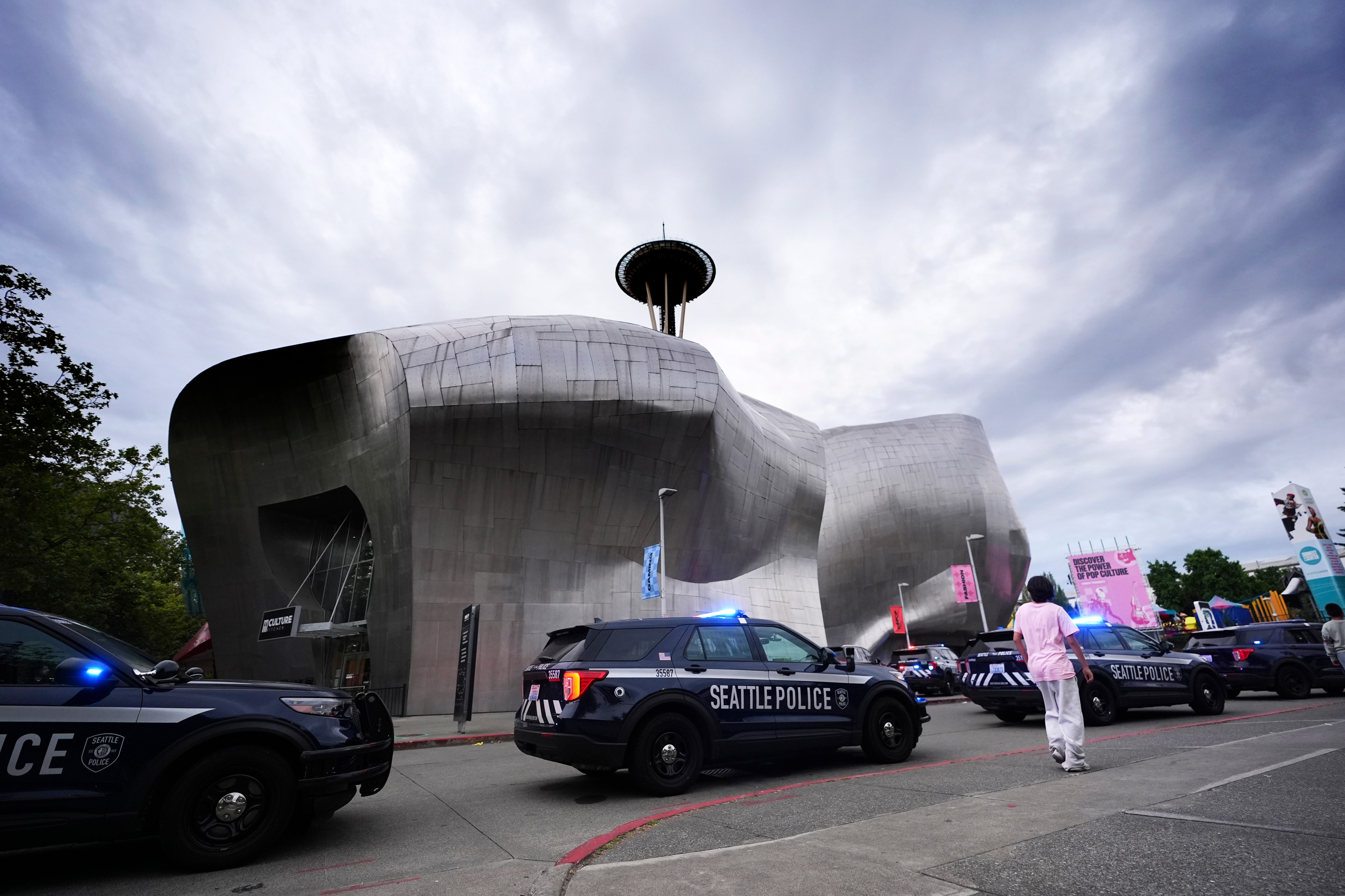 Seattle Food Festival Incident Updates Second Suspect On The Run Three People Dead