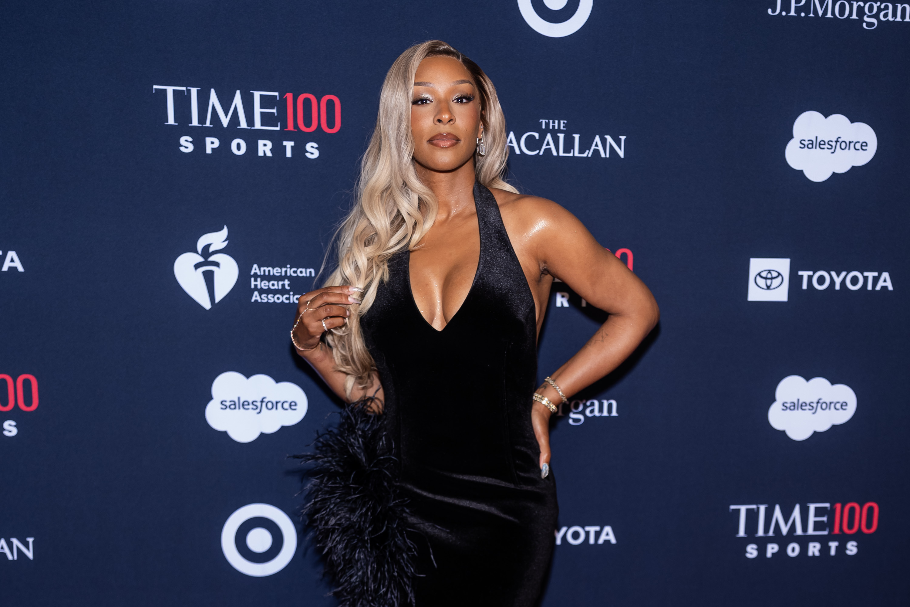 Sheesh! Savannah James’ New Photos Have The Internet Going Up & Reminding LeBron He’s Blessed (PHOTOS)