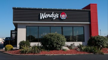 Woman robs Wendy's AirPod Shadaira Harris Dover Delaware