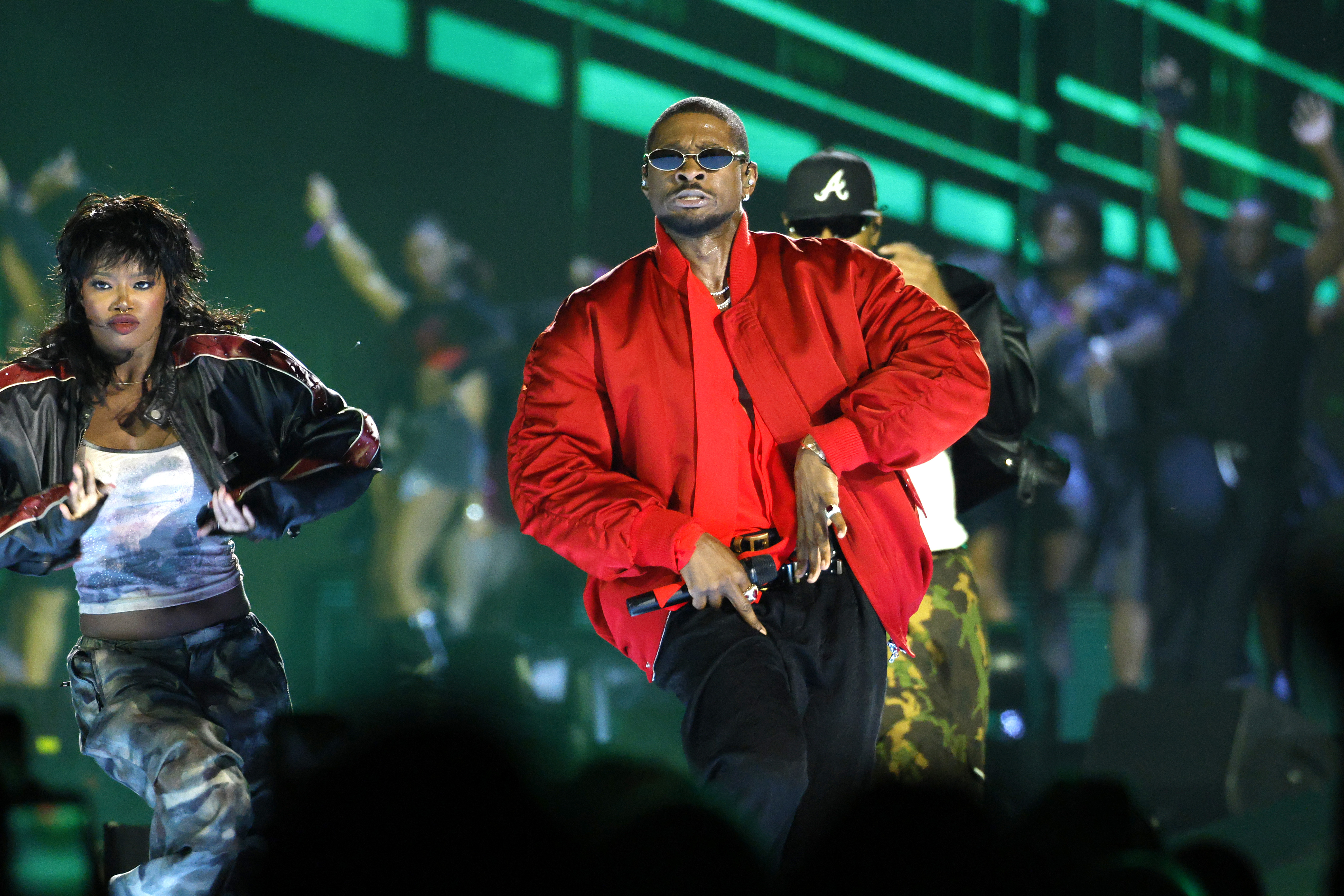 Confessions? Usher Addresses Rumors Of An Alleged Clone Performing On ‘R&B’ Tour & Fans Weigh In (VIDEO)