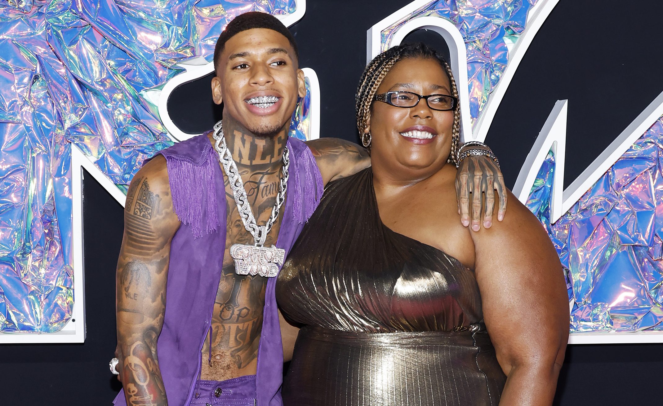 NLE Choppa Breaks Down As He Shares Heartfelt Message To His Mom While Previewing New Song ‘Dear Mama’ (VIDEOS)