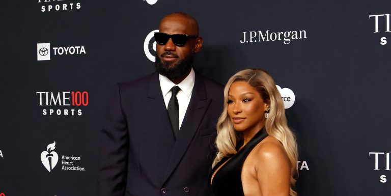 Go Wifey, Go! LeBron James Has Fans Swooning Over Sweet Birthday Post For Wife Savannah (PHOTO) Go Wifey, Go! LeBron James Has Fans Swooning With Sweet Birthday Post For Wife Savannah (PHOTO)