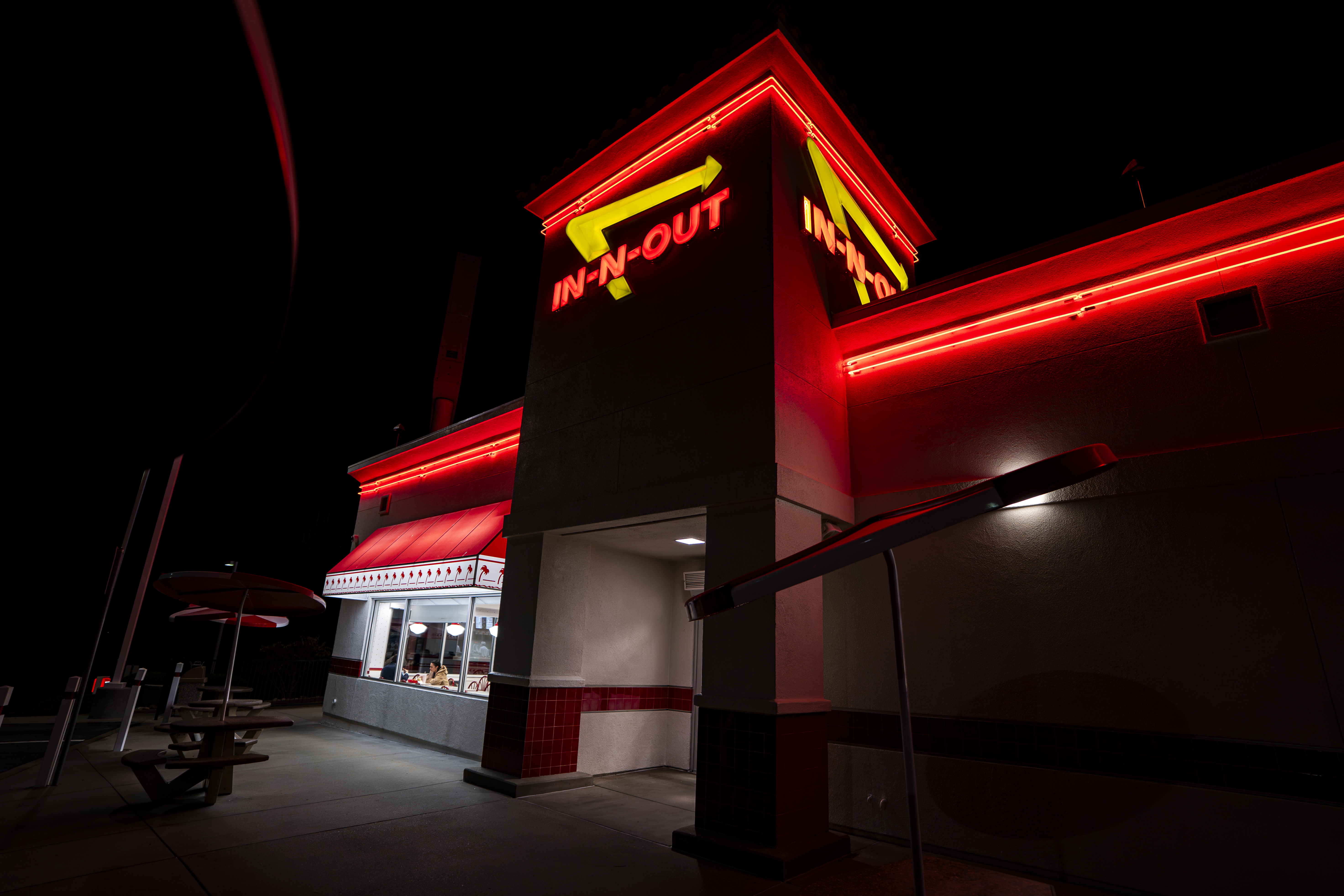 In-N-Out President Speaks Out After Idaho Shooting Reportedly Leaves 3 Dead & Several Injured (PHOTO)