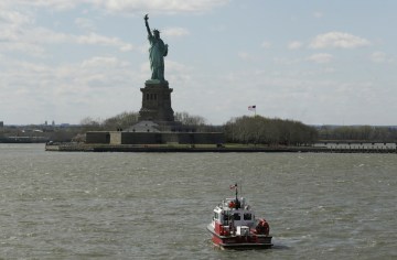 Prayers Up! Woman & 5-Month-Old Daughter Dead, 12 Injured After Boat Capsizes Near Statue Of Liberty Antonella Garcia Manuel Hernandez (VIDEO)