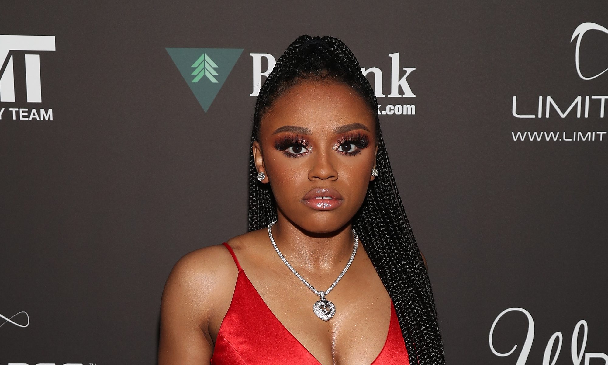 Yikes! Podcaster Jaleec Pino Speaks Out After Video Shows Her Confronting & Hitting Yaya Mayweather (WATCH)
