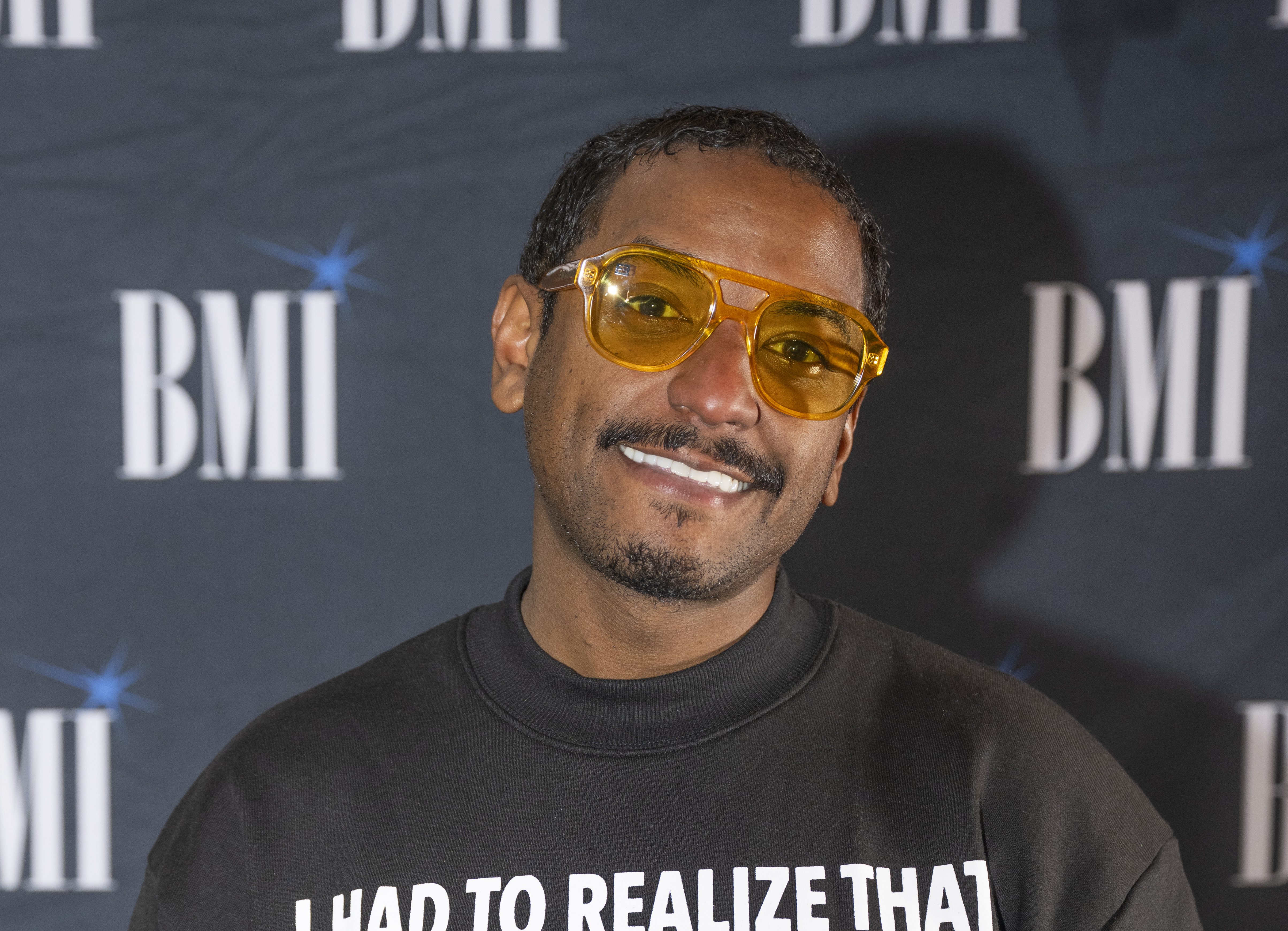 Not The Lace! Lloyd Accidentally Snatches Fan’s Wig Off At Recent Concert & The Internet Is In TEARS (WATCH)