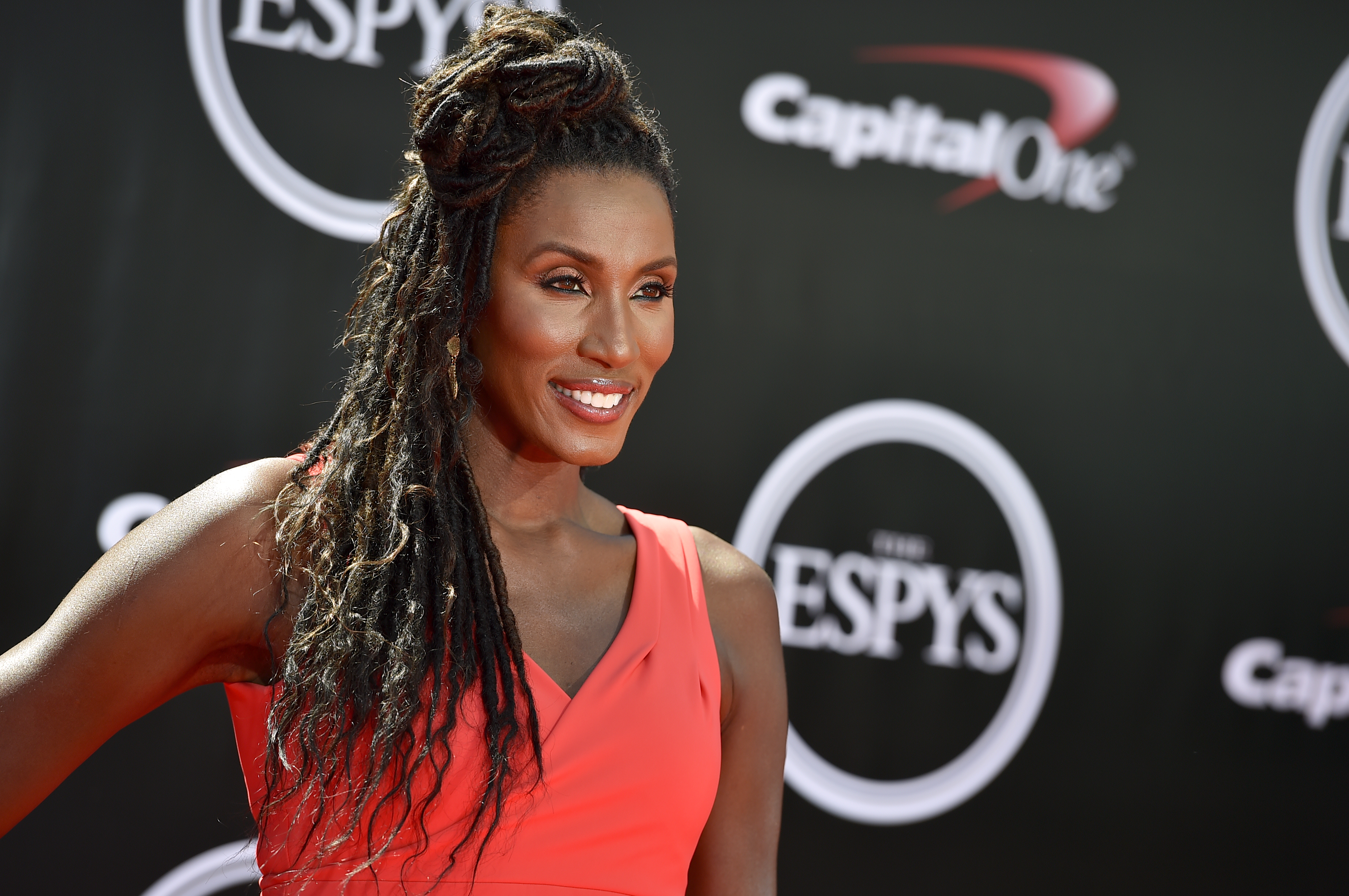 Congrats! Social Media Reacts After The Los Angeles Sparks Honor Lisa Leslie With A Bronze Statue (PHOTOS)
