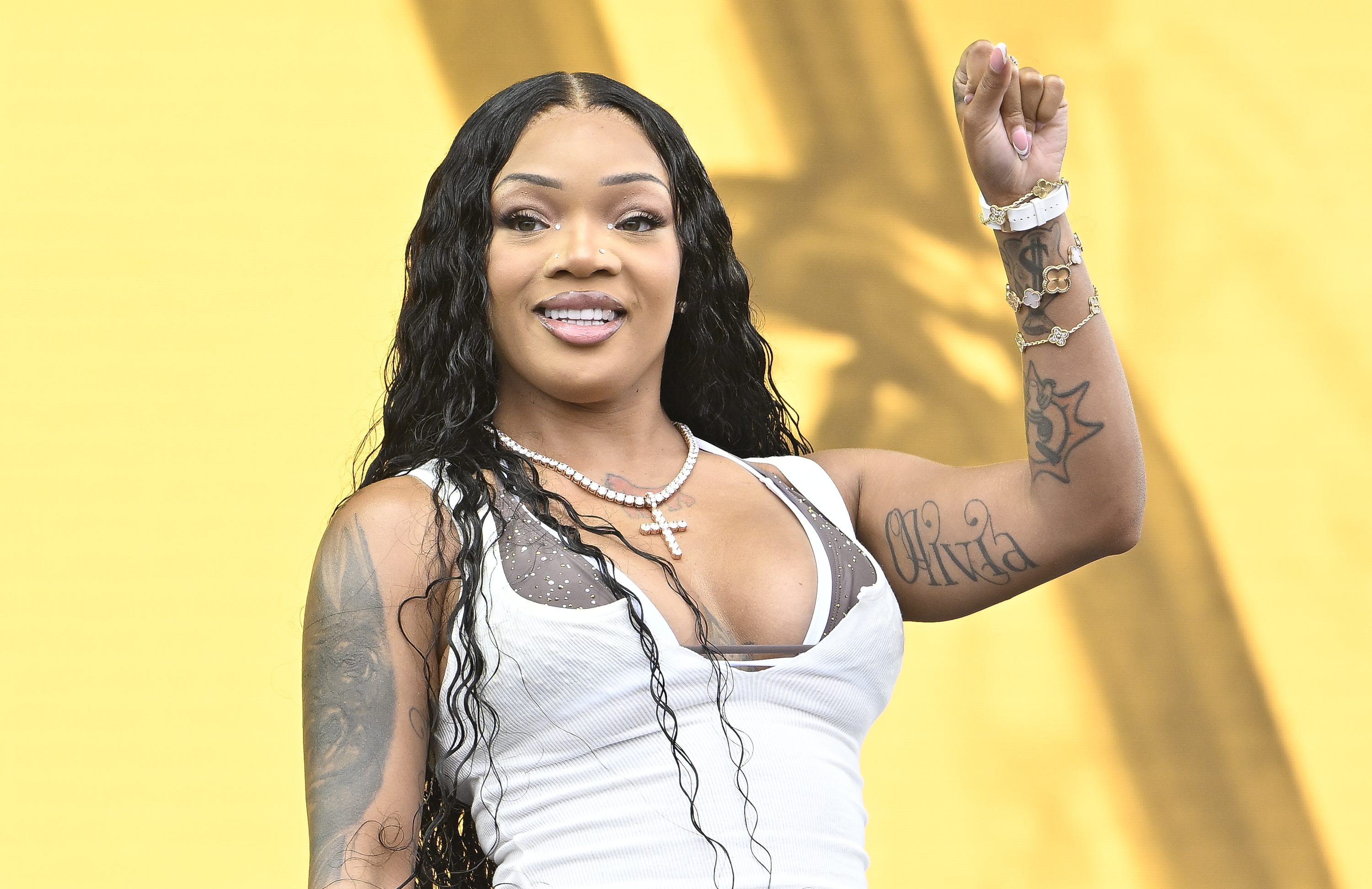 Twin FR! BroRilla’s Viral AI Video Has Fans Hoping She & GloRilla Can Squash Their Beef (WATCH)
