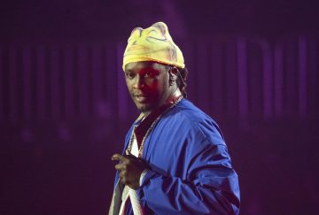 Young Thug Nearly Hits The Floor At Recent Concert & The Internet Cuts UP Over His Exit
