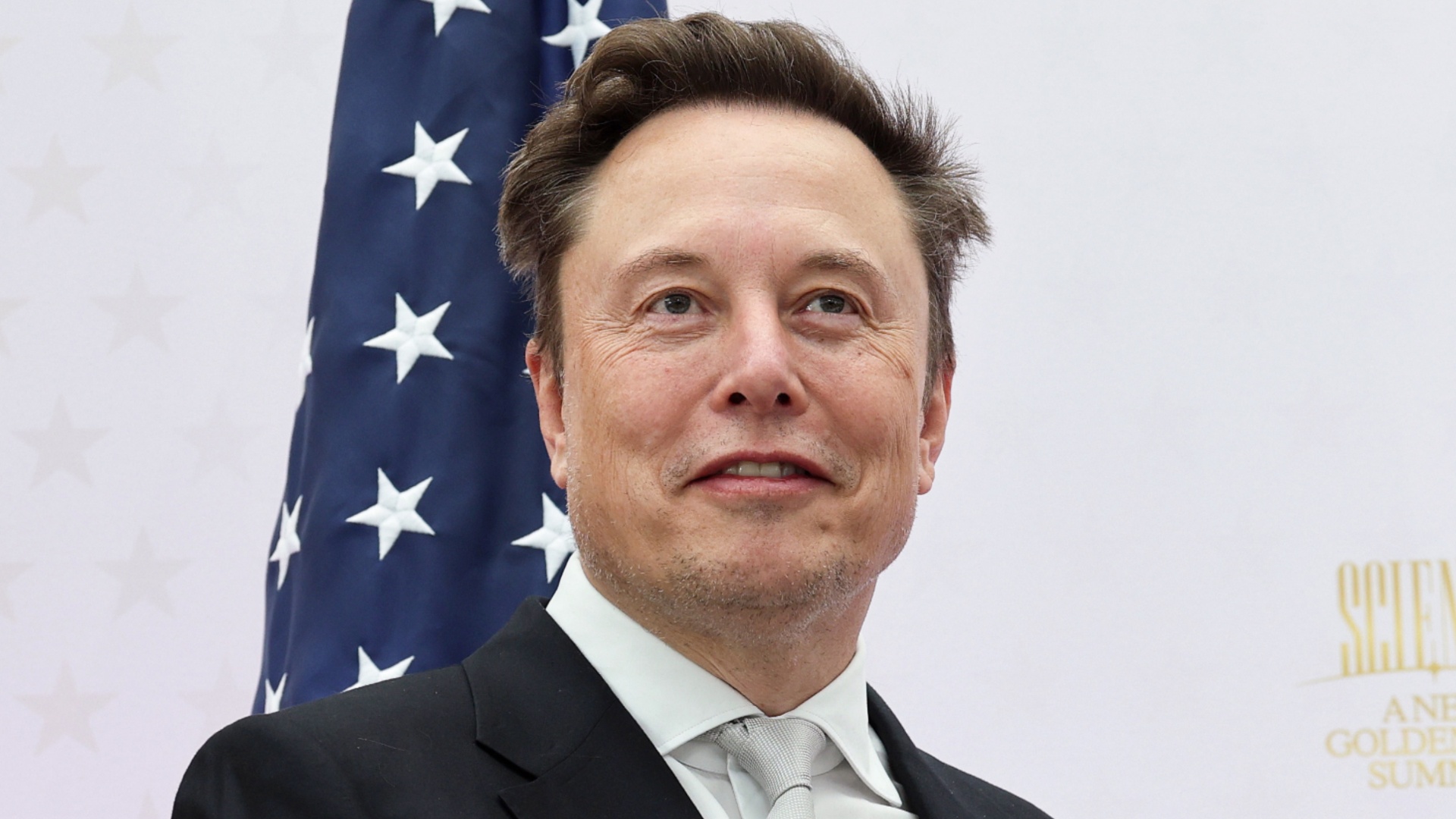 Elon Musk Unveils Tesla’s Roadster Flying Sports Car & Roomies Are Cuttin’ UP Over The Footage (VIDEO)