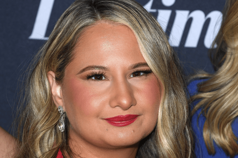 Ken Urker’s Sister Opens Up About Alleged Safety Concerns & Reveals Where Things Stand With Gypsy Rose Blanchard (VIDEO) Ken Urker’s Sister Alleges He “Had To Sleep With A Gun” Amid Apparent Threats Linked To Gypsy Rose Blanchard Relationship (VIDEO)