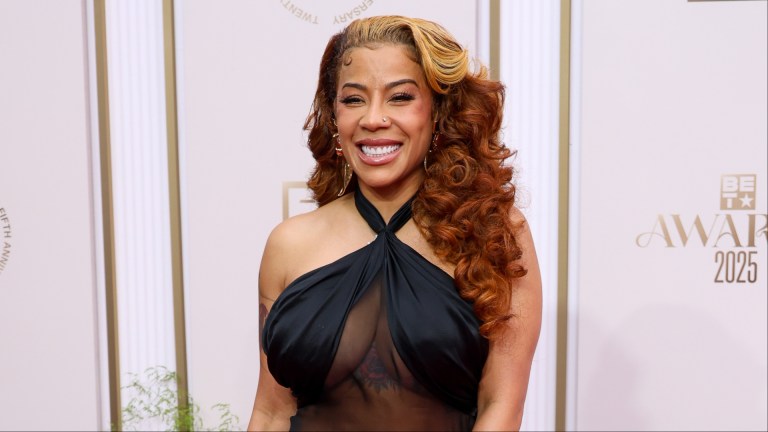 Keyshia Cole pink Maybach Mercedes Benz G-Wagon video fans new car