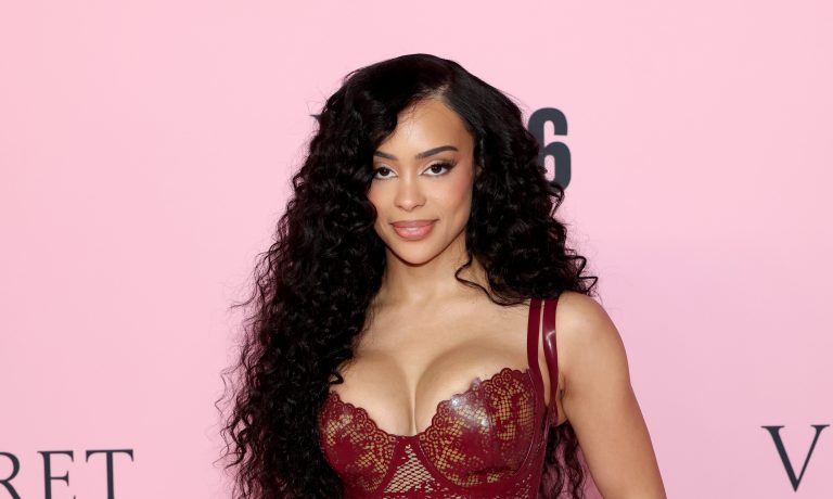 Kristy Sarah Fans Beg Bryson Tiller Details Kissing Video Ex Husband Desmond Scott