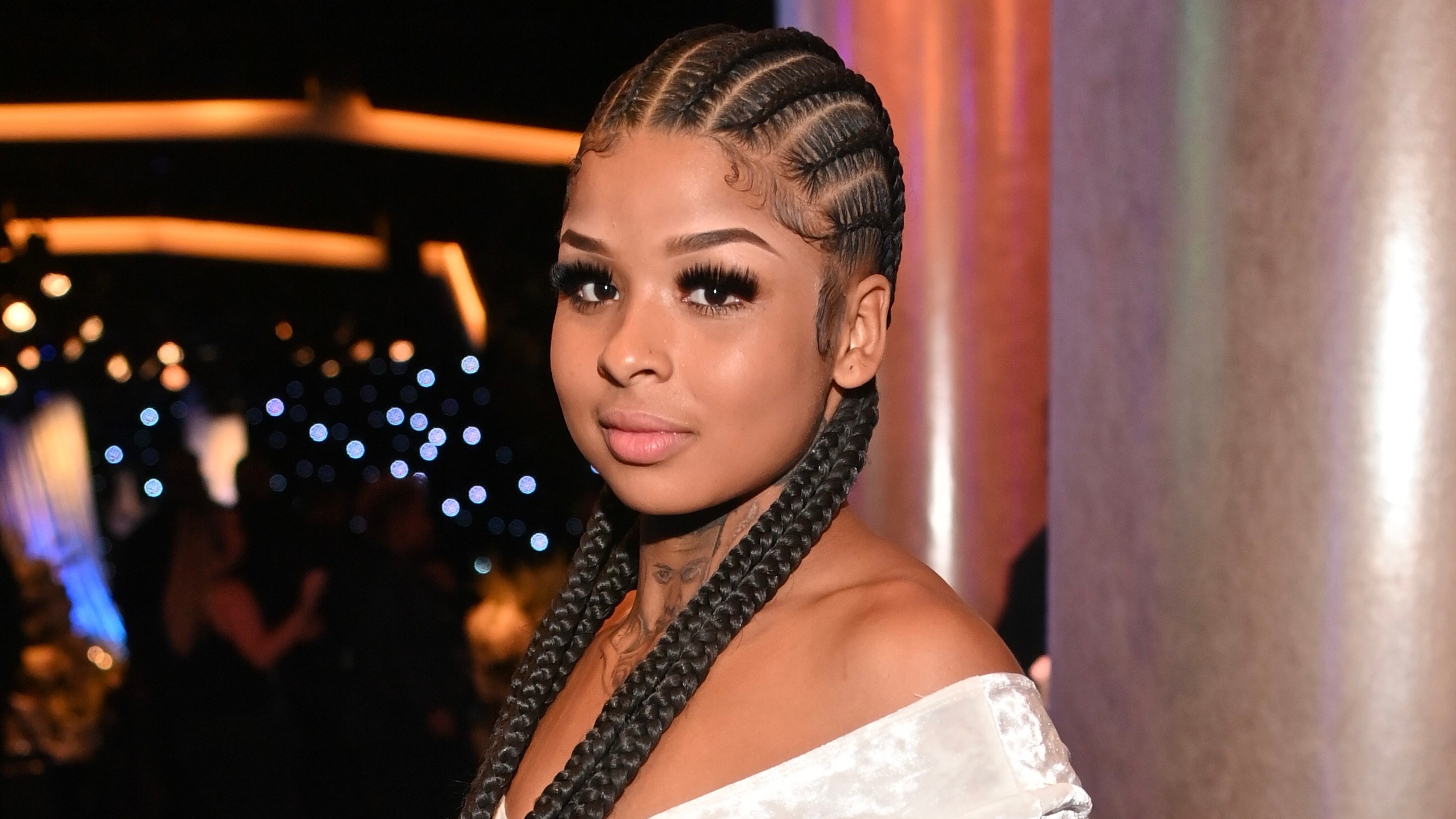 Boxing Tumblr Nevaeh Akira Links W/ Bhad Bhabie, Chrisean Rock Drops Boxing