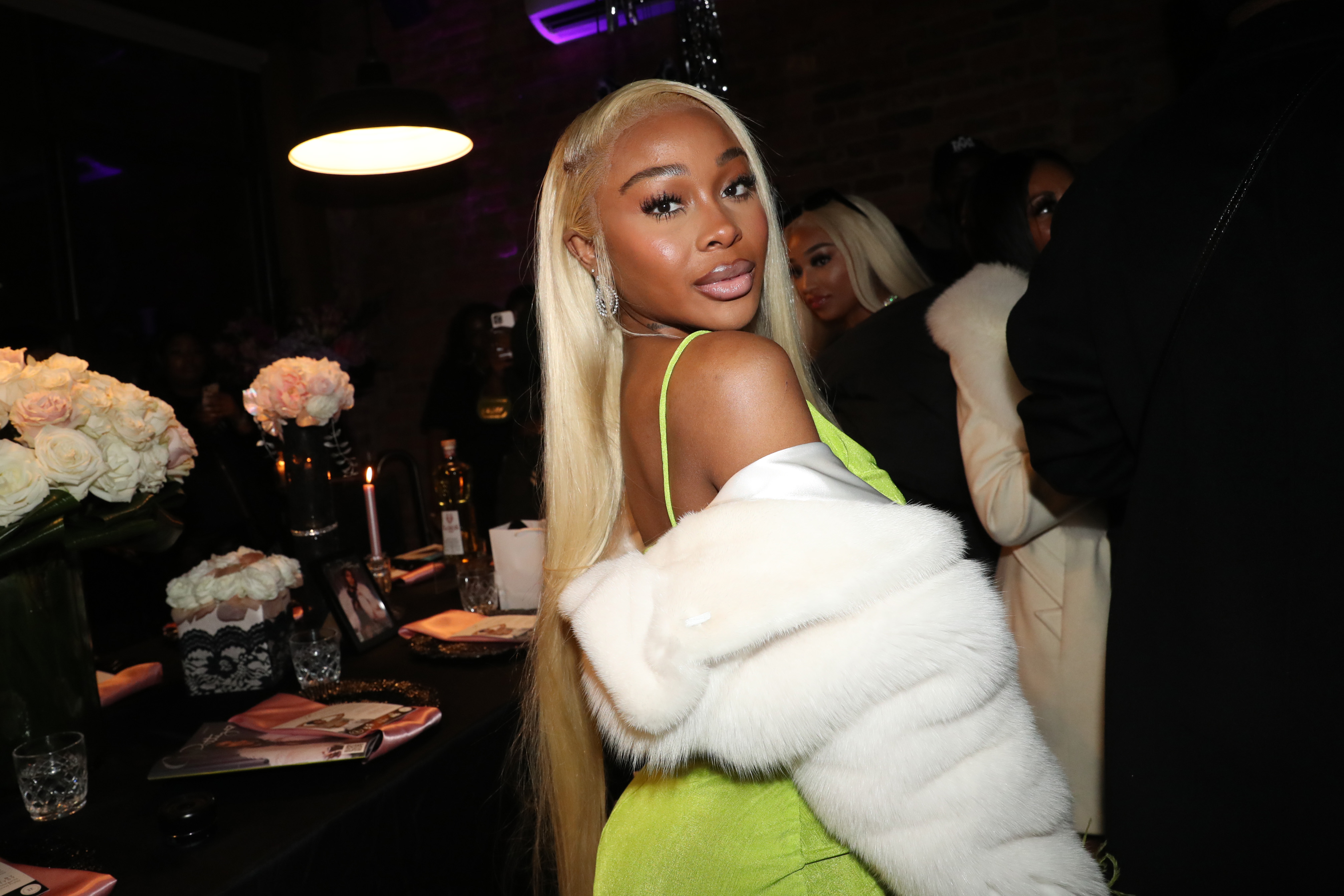 Upgrade U? Loyal Styles Jayda Cheaves For Jay-Z’s Concert & Fans Are Double-Tapping (VIDEO)