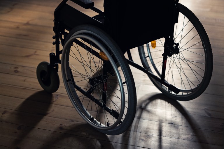 Woman Claims Boyfriend Cracking Her Back Led To Paralysis & Folks Have Questions (VIDEO)